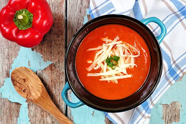 sopa de tomates con queso