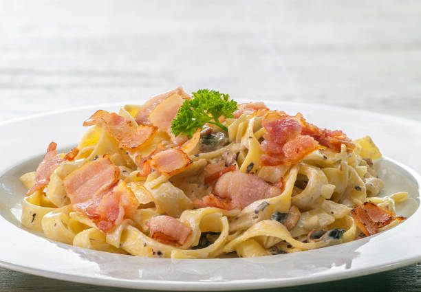 Conchas de Pasta con Queso y Tocino